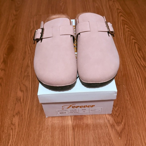 Forever Link Shoes - FOREVER LINK SHOES - BERK-64 Clogs
